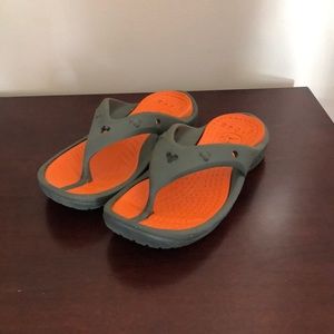 Crocs Disney Mickey Mouse Green Flip Flops M 6 W 8